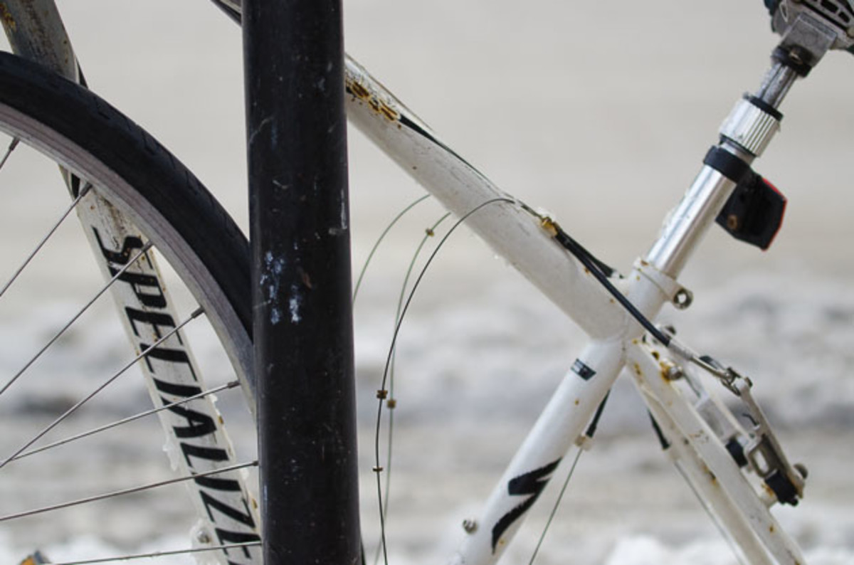 notatnahbs-8 Dangling cables are the new thing
