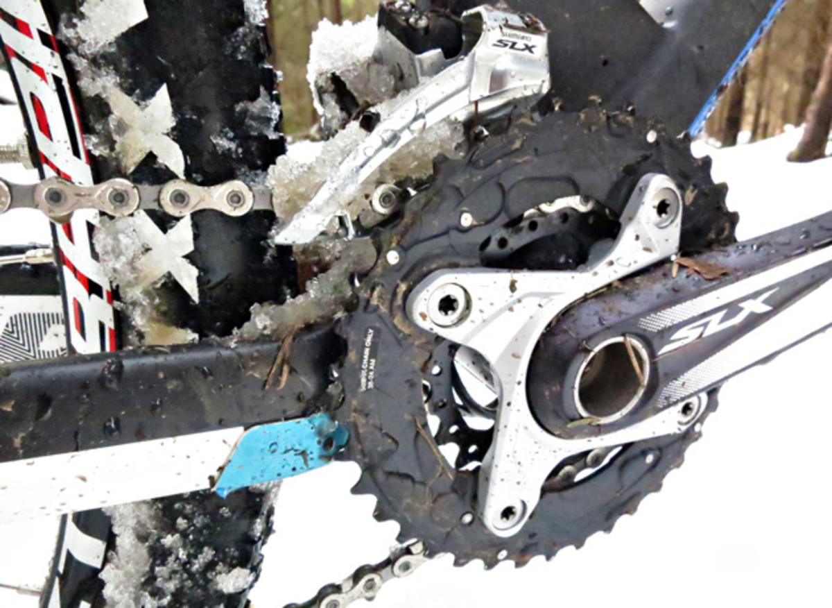 The Hei Hei Deluxe is basically a Shimano SLX show--the exception is the XT rear derailleur. SLX may not earn you bragging rights, but the stuff performs exceptionally well.
