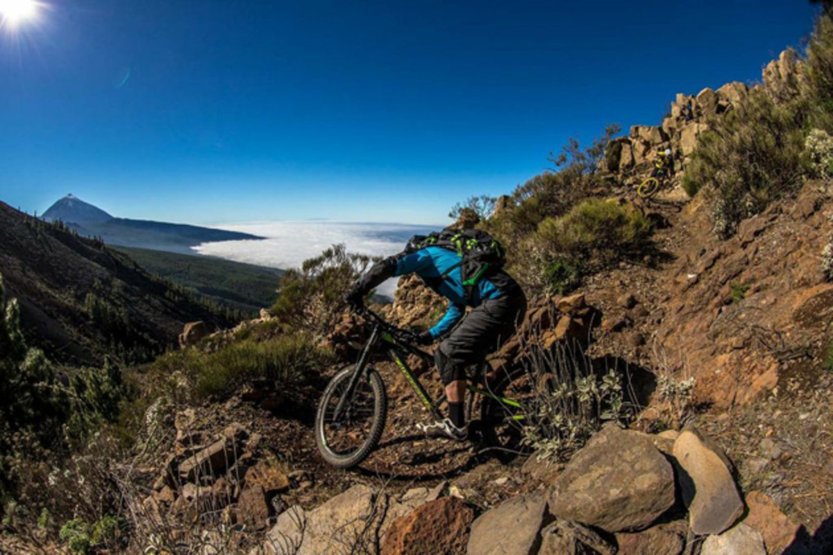 Having spent years riding in Novato and the Lake Tahoe area, Osborne is no stranger to rocky terrain. The stunning scenery always comes included. Photo by Ale di Lullo.
