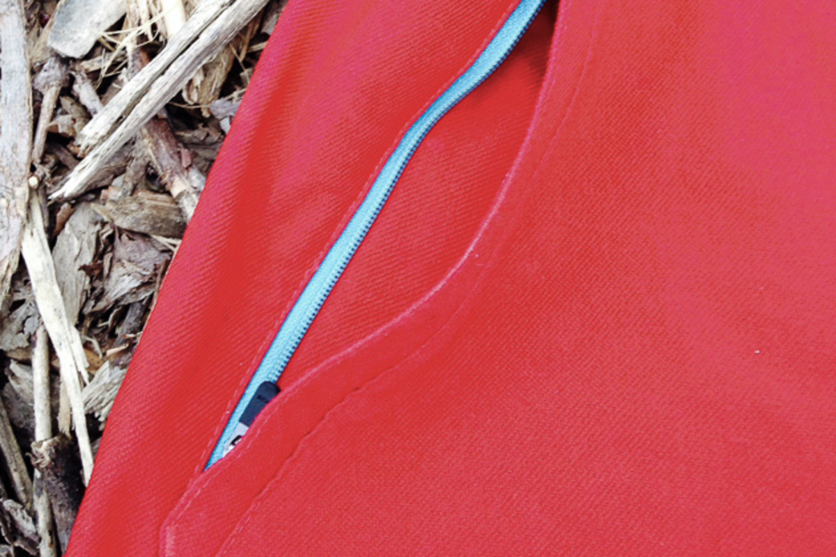 Zippered front pockets ensure valuables stay stowed.