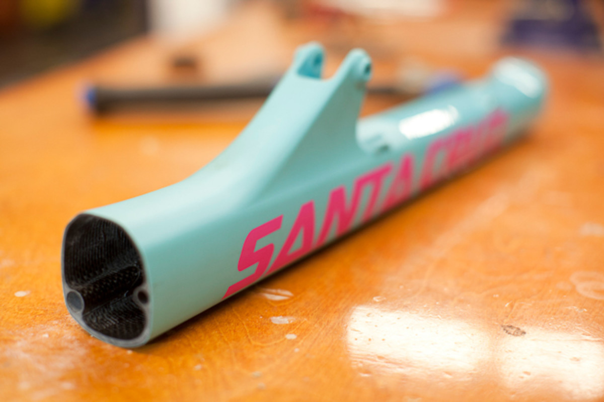The new Nomad features internal routing, but does it right by laying up carbon tubes for the cables to run through, making them rattle-free and a breeze to string.