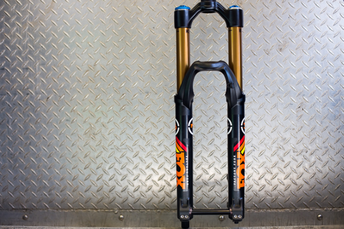 The Fox 36 platform has been laying dormant for a few years now, so Fox decided to spruce up this trail devouring beast for 2015. New shaping and air springs lower the fork's weight significantly, while still offering the both high and low speed compression in the RC2 damper. In addition, the dropouts will accept both 15 and 20-millimeter axles.