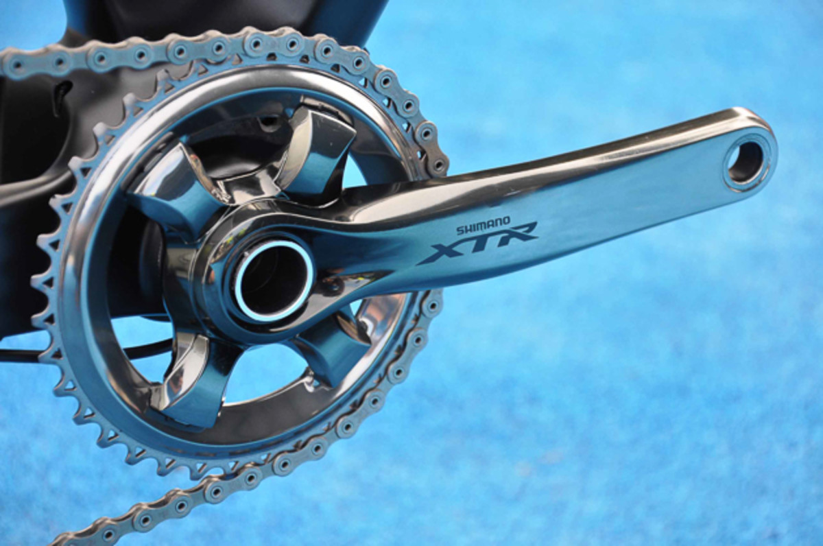 M9000 Race cranks will be offered in a narrow 158 Q-factor for single and doubles, while the M9020 Trail uses a standard 168 Q-factor for single, double and triple rings.