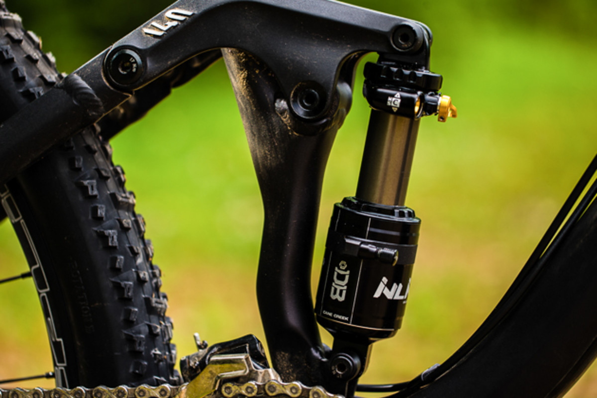 The DB Inline sports 37-48 percent more oil volume than other inline shocks, making the shock very consistent, even on extended descents.