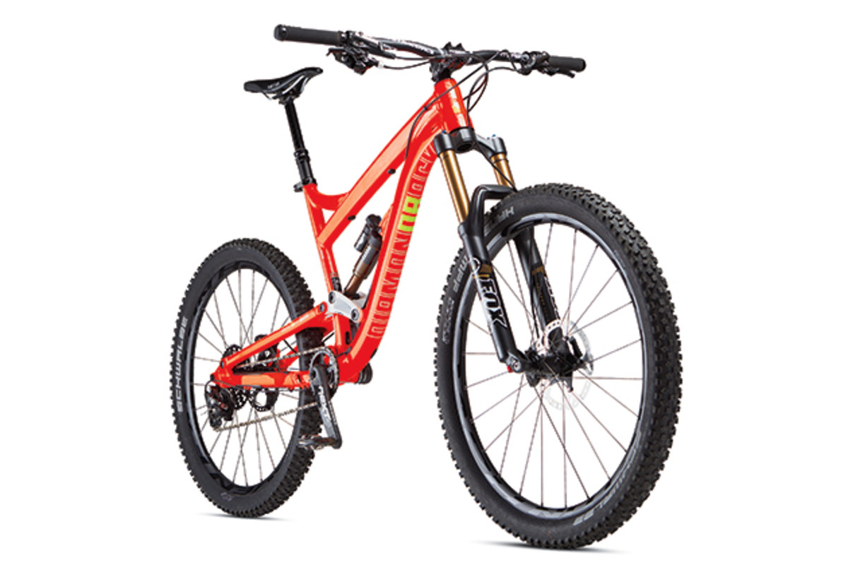 Gear editor Ryan Palmer runs us through the new Diamondback Mission Pro 27.5 and its updated Knucklebox suspension design.