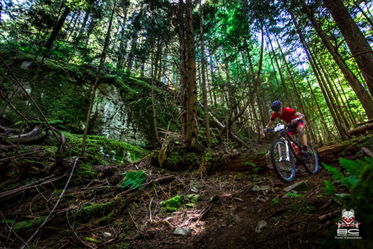Lea Davison rediscovers her flow after loosing her way early on. | Photo by RavenEyePhoto.com