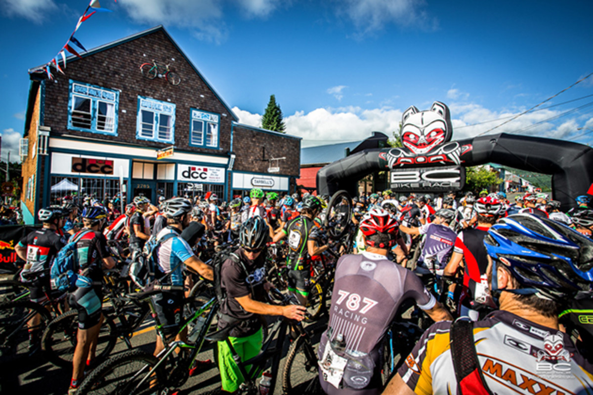 The start of stage 2 outside of Dodge City Cycles in Cumberland | Photo by Todd Weselake