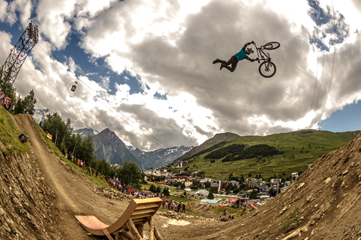 Darren Berrecloth tests his natural level, during the slopestyle. Photo: Ale Di Lullo / Red Bull