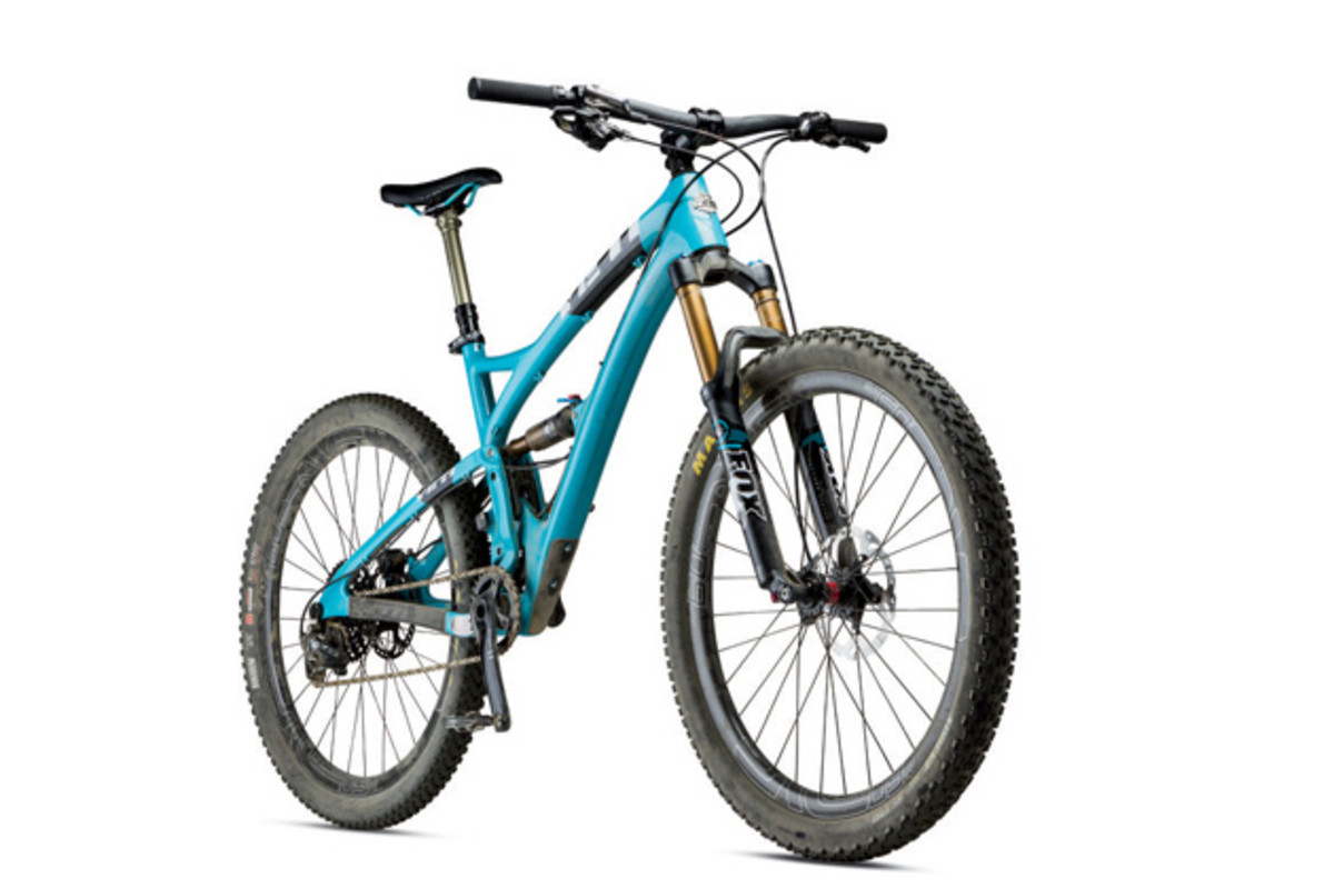 Editor Brice Minnigh and Gear Editor Ryan Palmer test out Yeti's newest weapon, the SB5C.