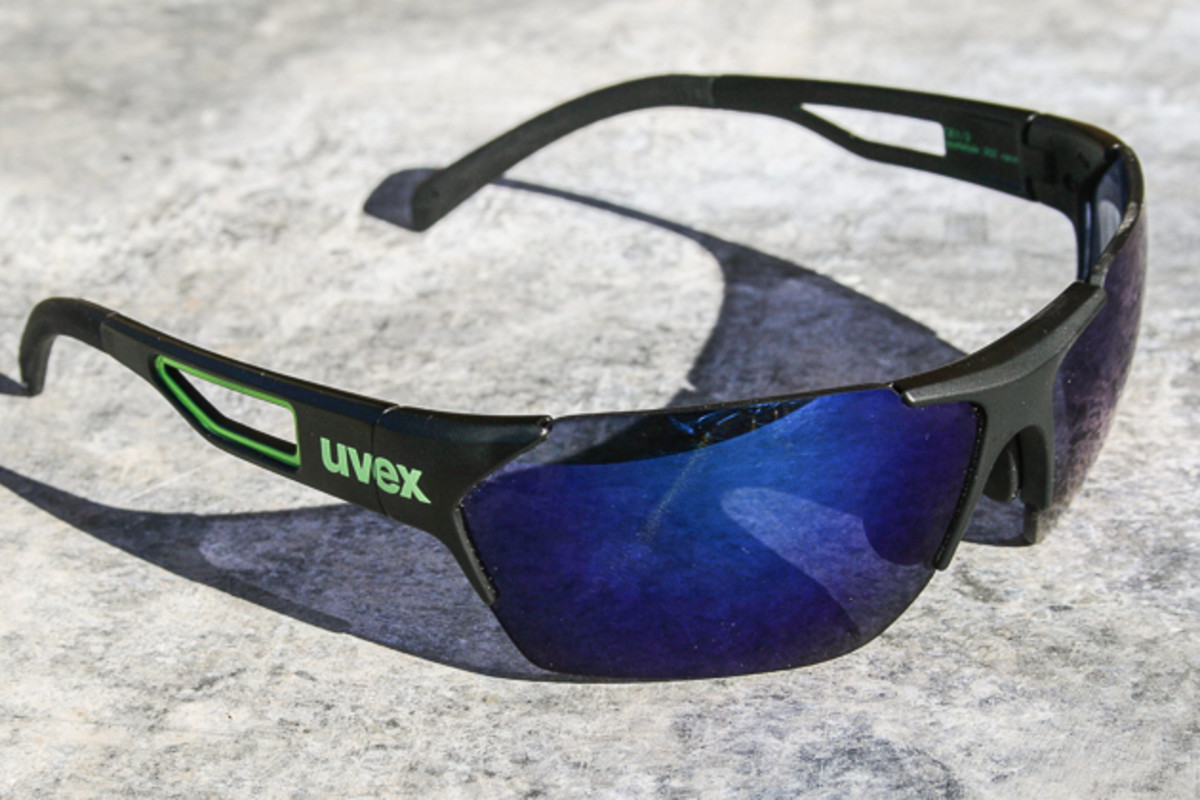 The photochromic lenses change to a dramatic dark tint under the bright sun.