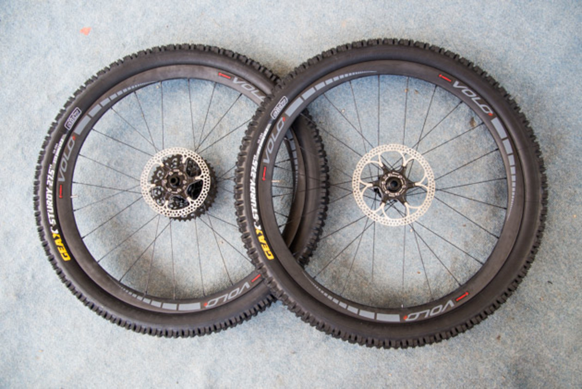 New for 2015, the Formula Volo AM Hyperlight 27.5-inch wheels are aimed at the all-mountain/enduro rider. They feature 24-millimeter-wide clincher rims and Formula’s own AM hubs. Weight: 1,574 grams per pair.