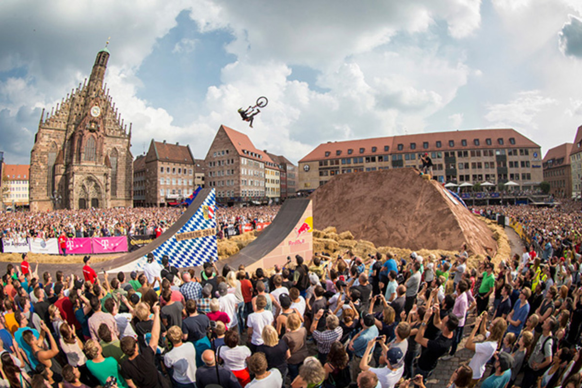 Fellow Canadian, and second place winner, Brett Rheeder throws down an undeniably stellar run.