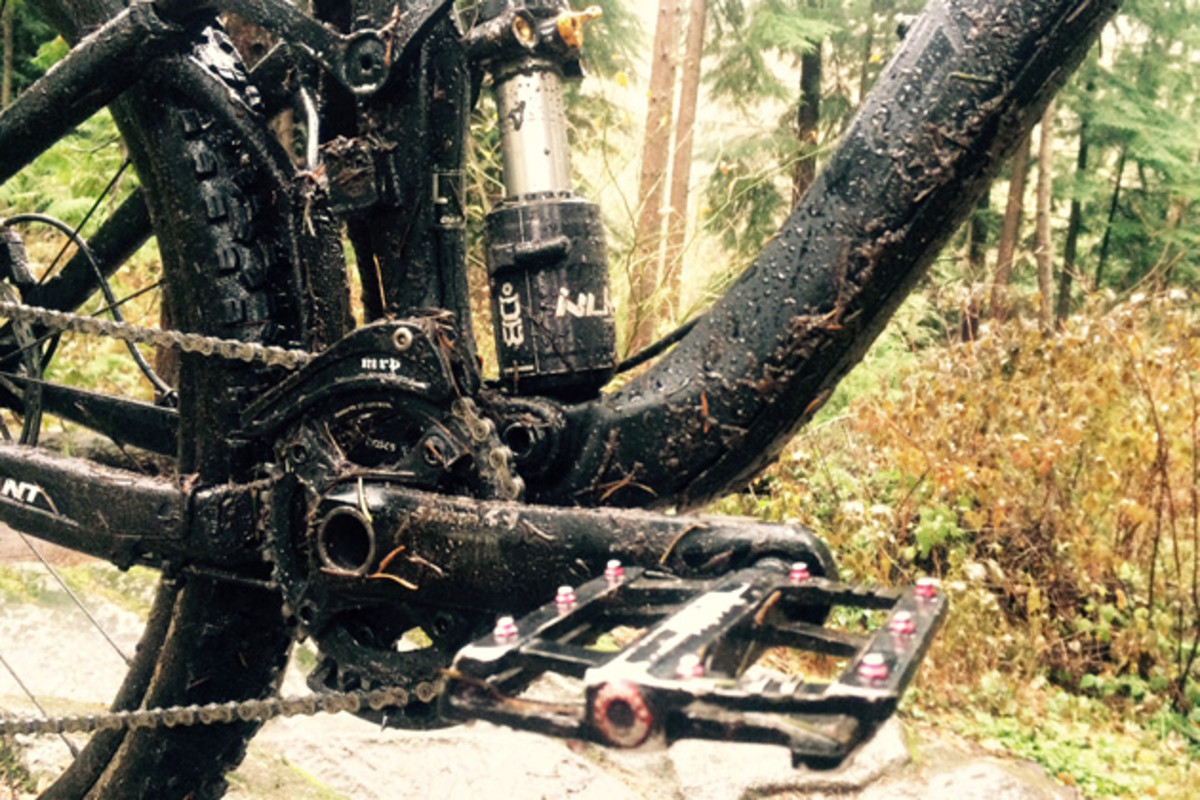 I don't drop chains with SRAM's one-by X1 group installed on this bike, but I run MRP's AM Guide all the same. The MRP's integrated taco bash keeps my chainring from getting mangled. Nice.