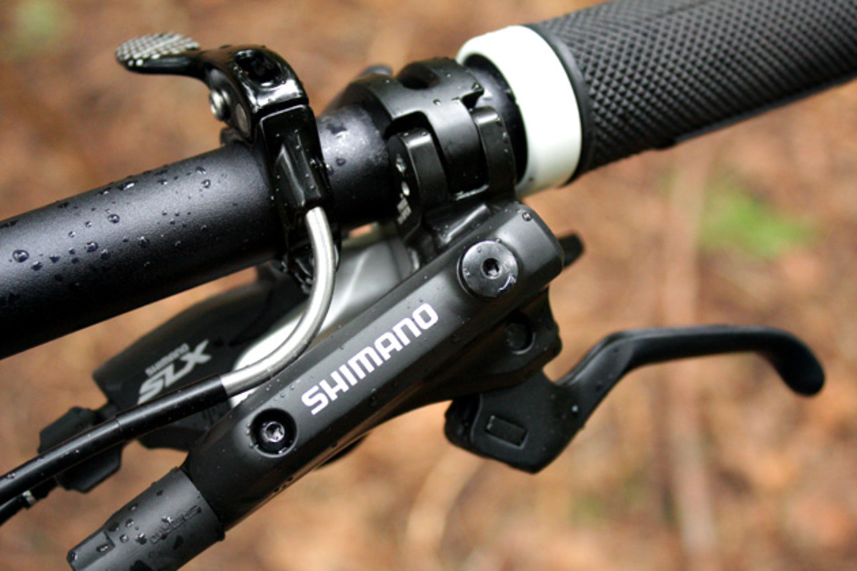 The Comp Carbon version features an affordable mix of components: SLX shifters mated to an XT rear derailleur and SRAM 2X crankset. Braking duties are handled by Deore hydraulic discs. Suspension is Fox, front and rear.