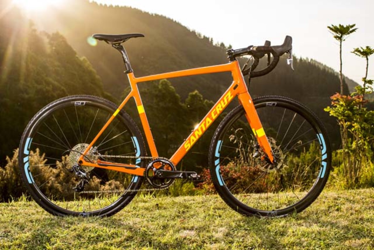 The Stigmata cyclocross bike returns after a seven-year absence from the Santa Cruz line, this time in full carbon with disc brakes and internally routed cables.