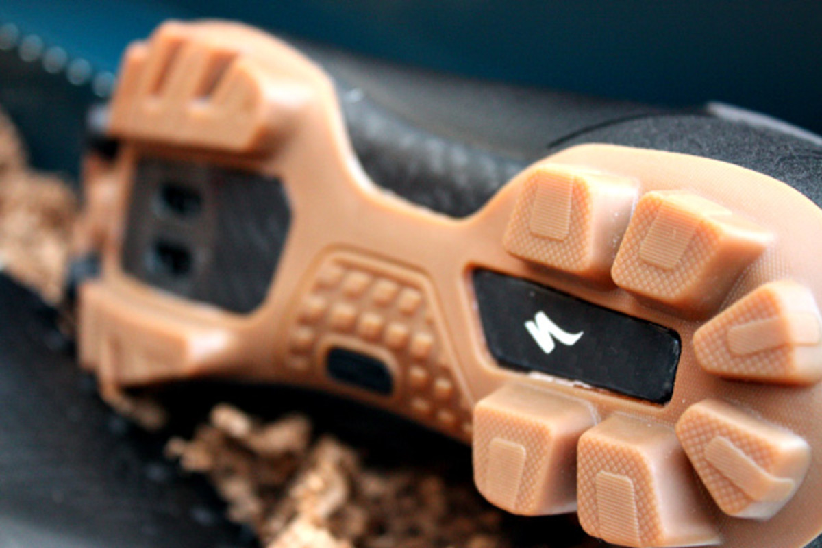 It's not all retro...the Recon Mixed Terrain shoe sports a tacky Slipnot tread that should reduce flailing on wet, rocky sections. And for all its old-school charm, the shoe also sports stiff and light carbon soles.
