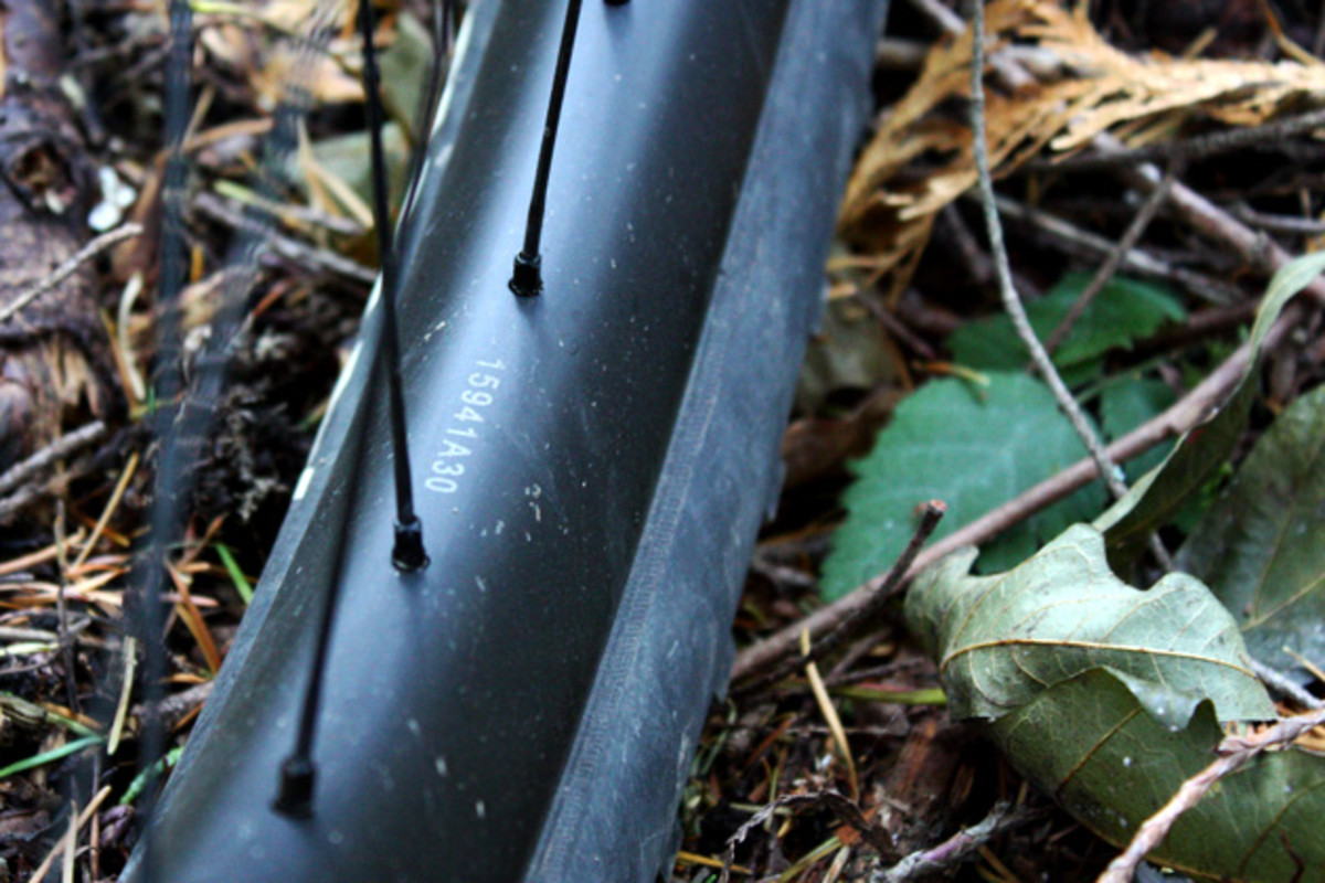 The picture doesn't do these things justice, but rest assured--the 941s are wide. Ridiculously wide. So wide they can swallow most rims and still have room to spare. More surprising still? A rim weight of 488 grams, which is impressive for gargantuan 29er rims.