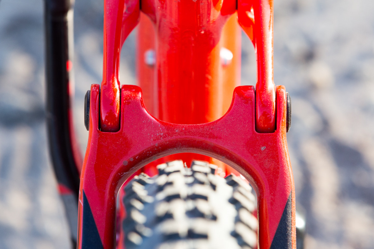 Tire clearance may look tight here, but that's a Maxxis Minion DHF 2.5 on a 30-millimeter-wide rim, measuring 2.7 inches from knob to knob.