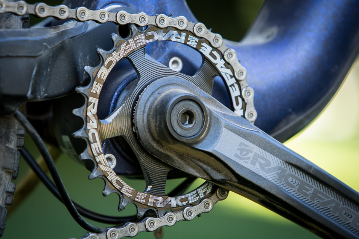 A 28-tooth front chainring makes climbs a breeze.