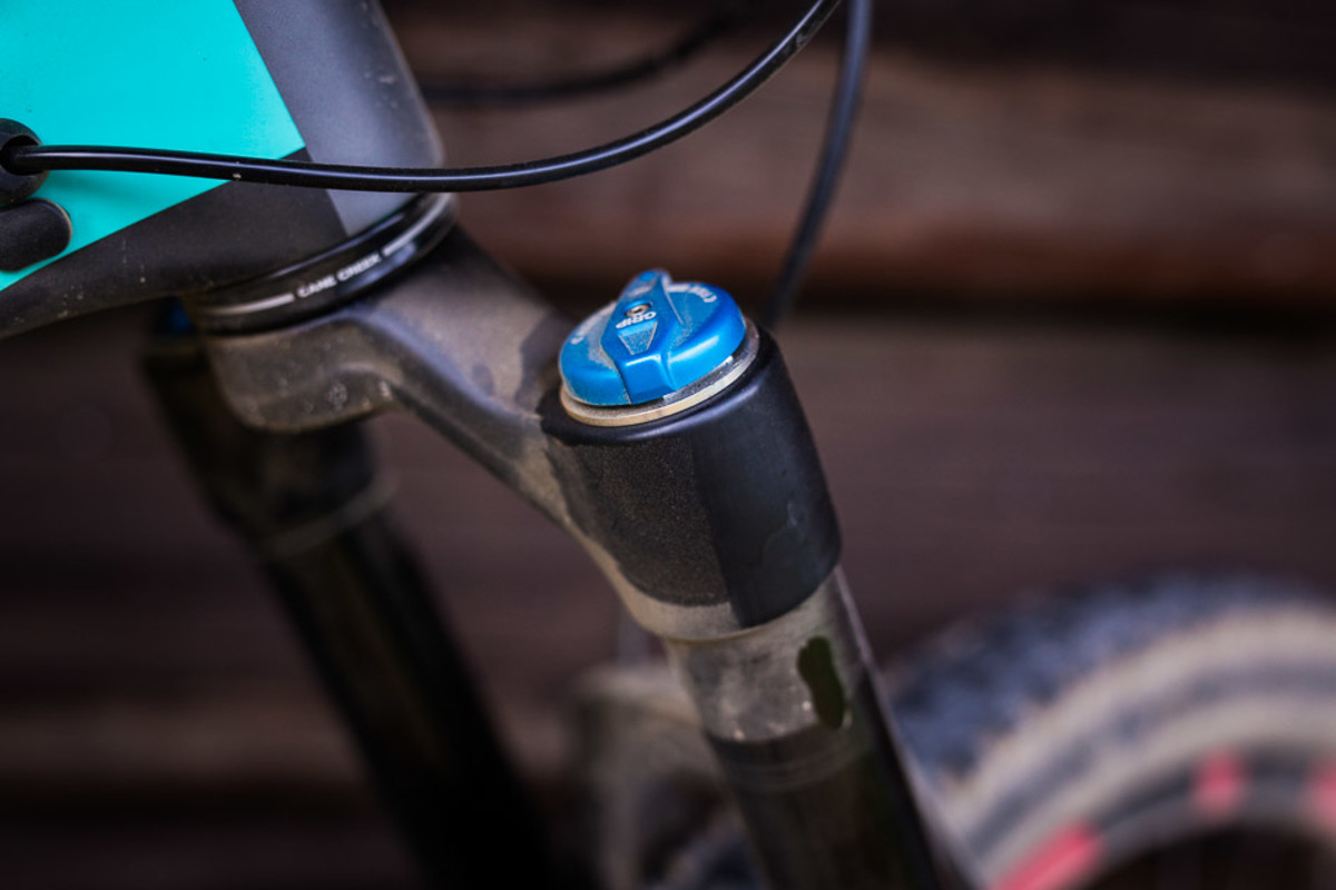 The Recluse comes equipped with a Fox Performance Float 36 fork with 150 millimeters of confidence-inspiring travel. The fork, together with the bike's 66-degree head angle, means the Recluse is ready to come out of hiding and charge on the downhills.