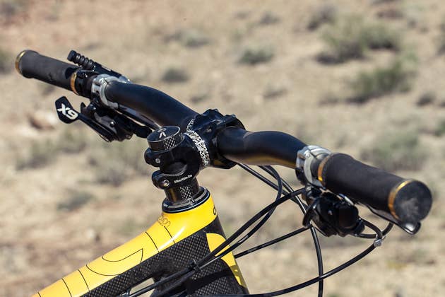 Devinci's New Carbon Dixon - BikeMag