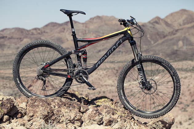 お話中　Devinci Dixon フルサス　マウンテンバイク Devinci's New Carbon Dixon - BikeMag