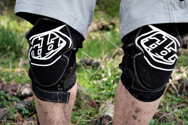 Preview: Troy Lee Designs T-Bone Knee Pads - BikeMag