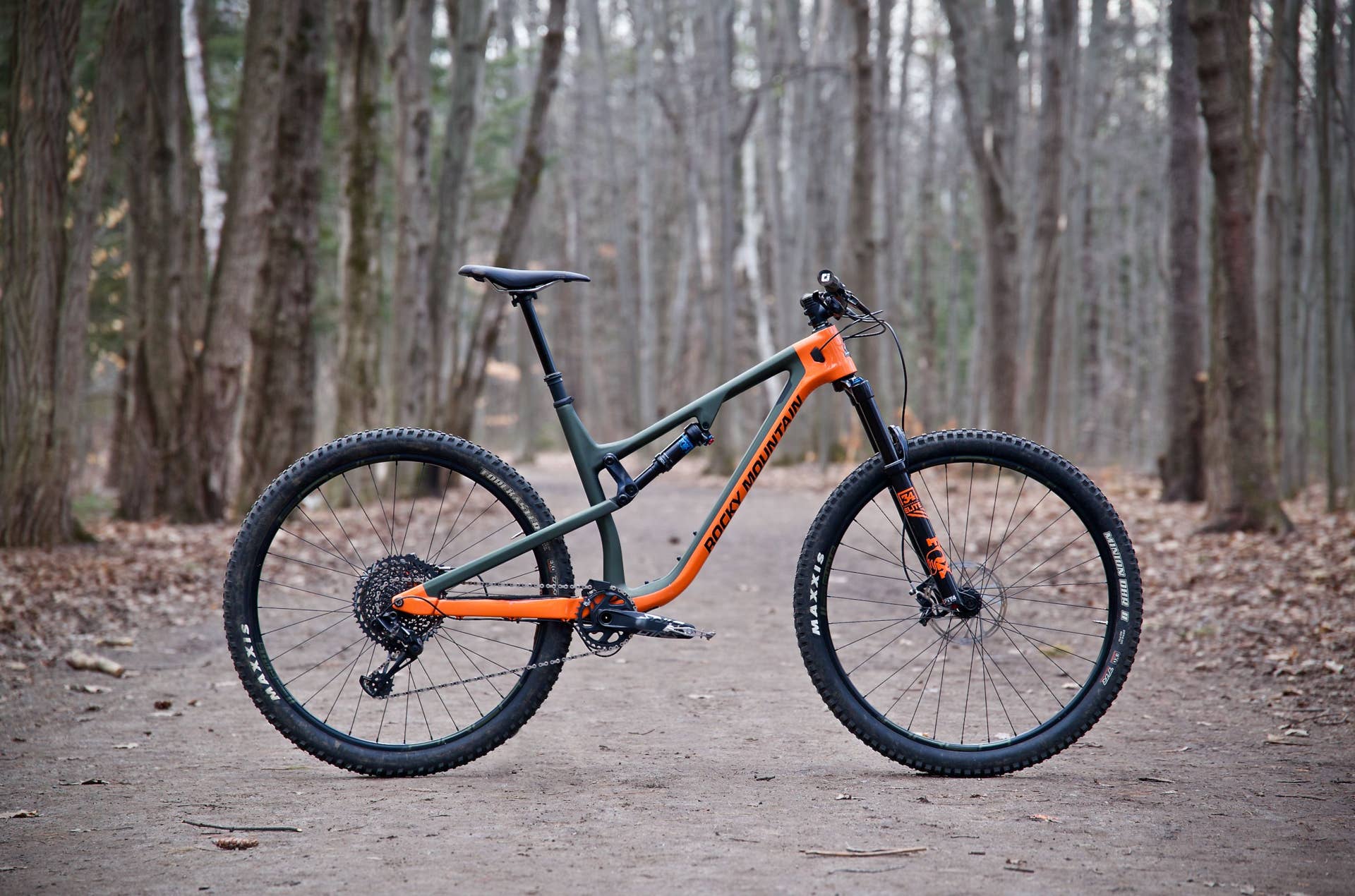 ROCKY MOUNTAIN INSTINCT カーボン 29er フルサス Tested: Rocky Mountain Instinct Carbon 70 29er Trail Mountain Bike