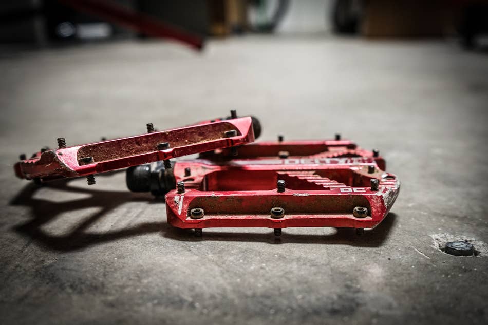 Review: Deity Bladerunner Pedals - BikeMag