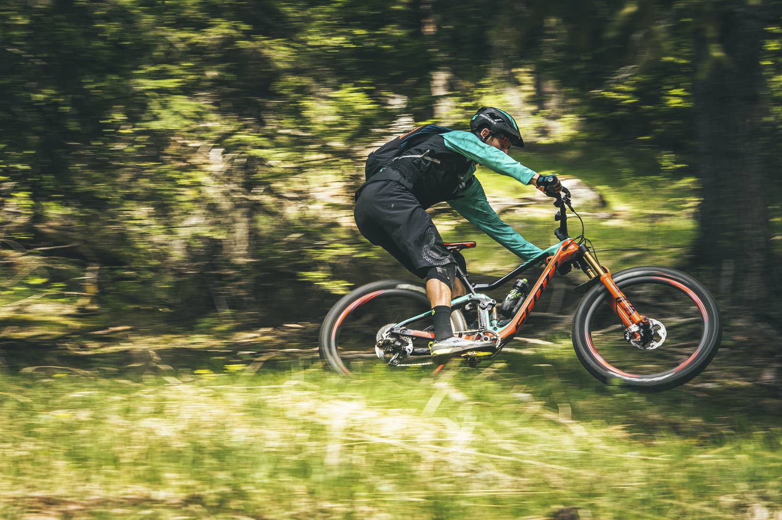 First Look: 2018 Scott Genius - BikeMag