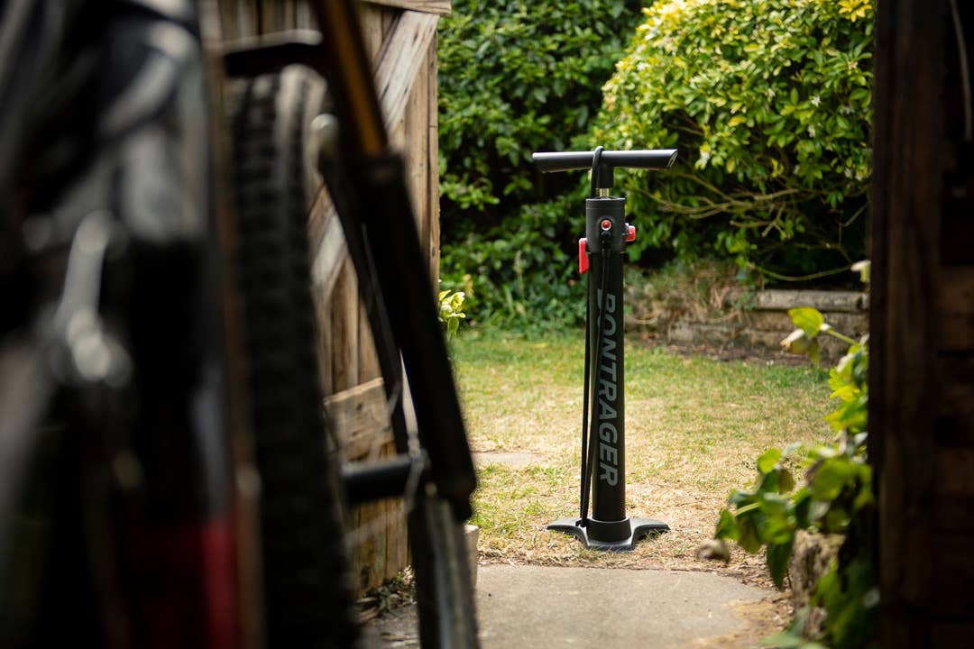 First Impressions: Bontrager TLR Flash Charger Floor Pump %%sep