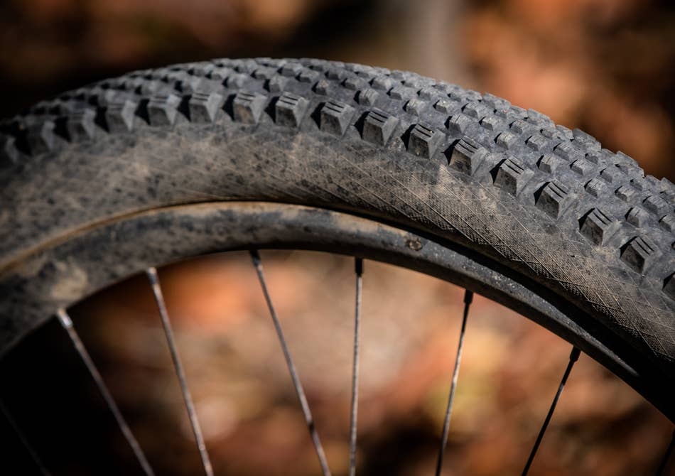 Review: Schwalbe Rock Razor - BikeMag
