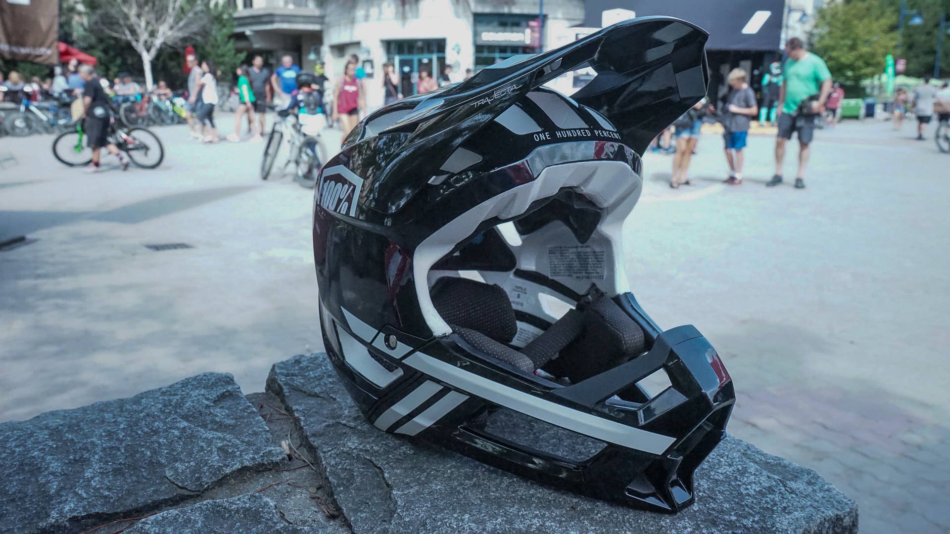 The 10 Best Full-Face Mountain Bike Helmets of 2025 - BikeMag The 10 Best Full-Face Mountain Bike Helmets of 2025 - BikeMag