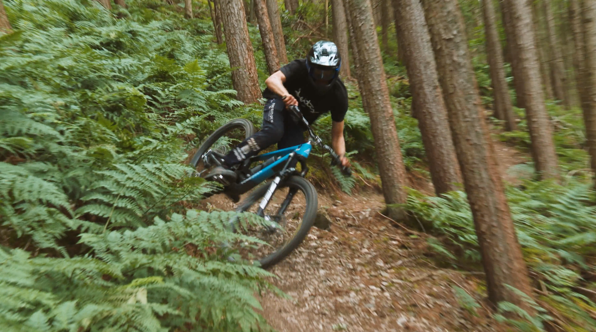 Alex Storr Shreds The New Dreadnought On His Home Trails - BikeMag