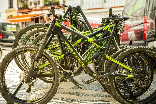 Not-so-retro-spective: the Cannondale Jekyll over the years - BikeMag