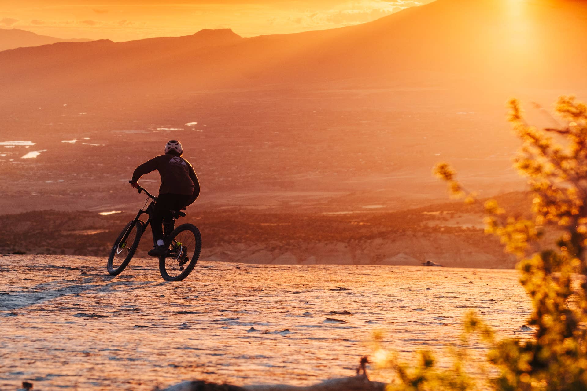 The 10 Best Mountain Biking Destinations for Spring - BikeMag