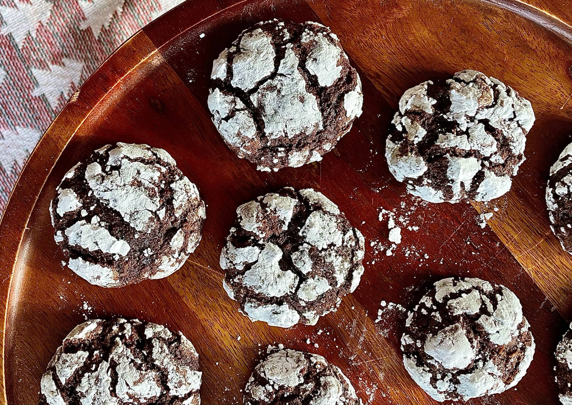 Single Thread Snacks Singletrack Snacks: Chocolate Peppermint Crinkle Cookies - BikeMag