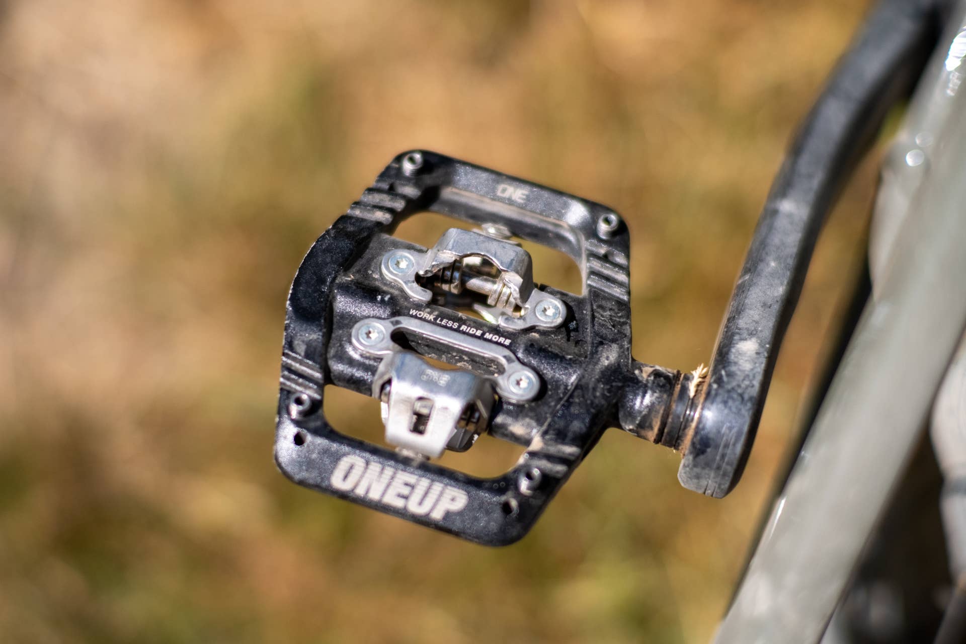 Should You Use Flat or Clipless Pedals? - BikeMag