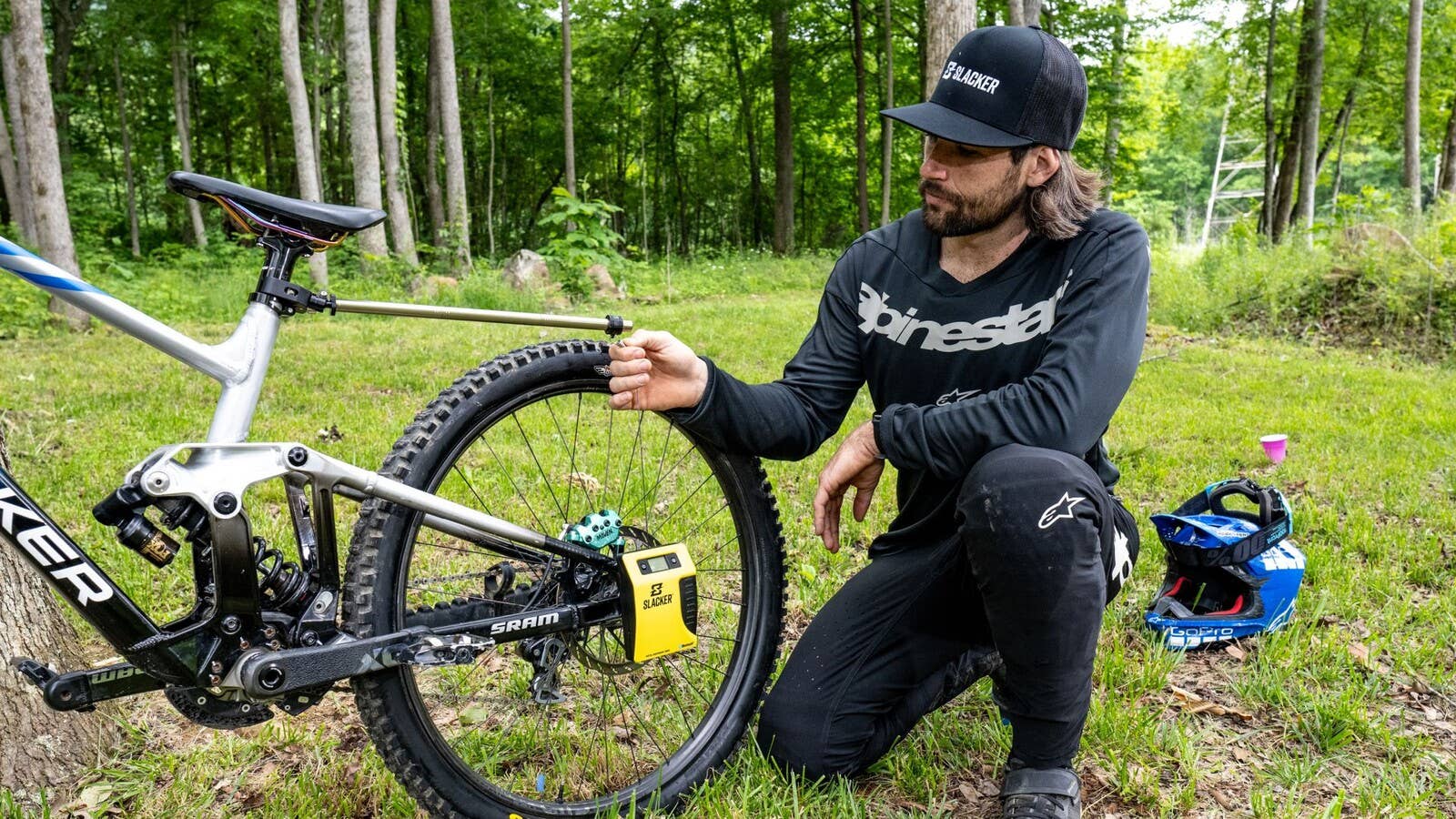 Complete Slacker Slacker Modifies Its Moto Suspension Kit for Mountain Bikes - BikeMag