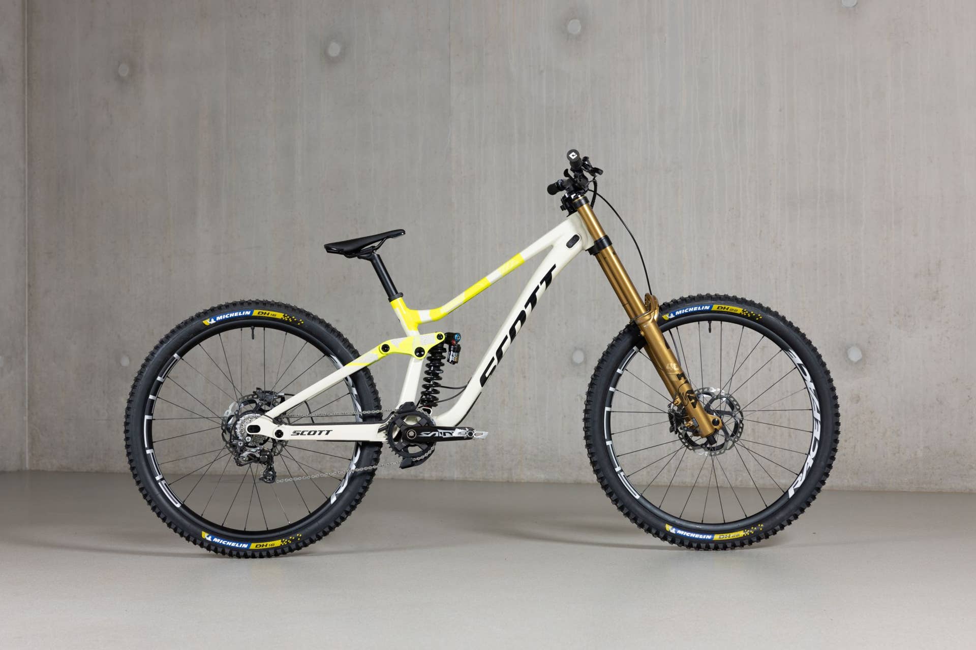 Two-Time World Cup Downhill Winner Joins Scott Factory DH Team