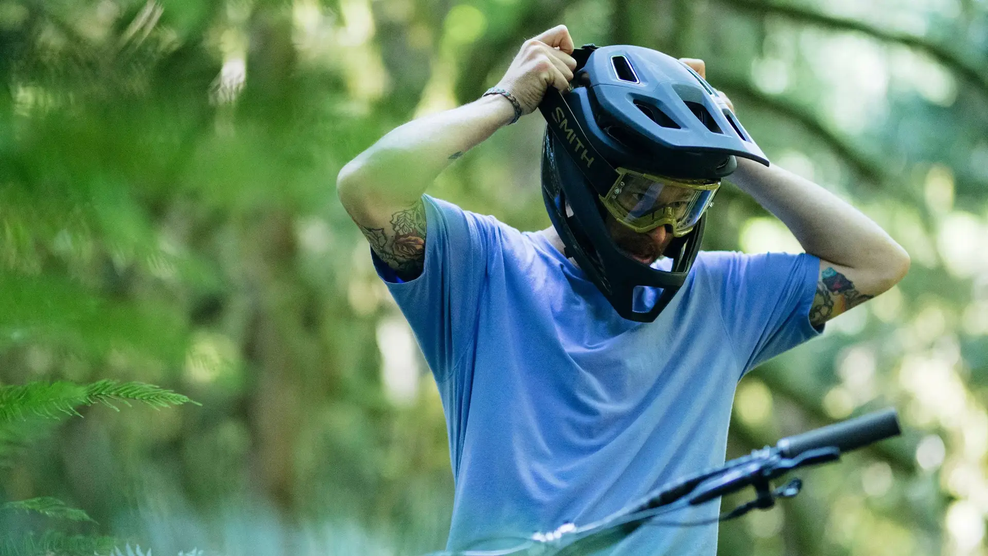 The 10 Best Full-Face Mountain Bike Helmets of 2025 - BikeMag