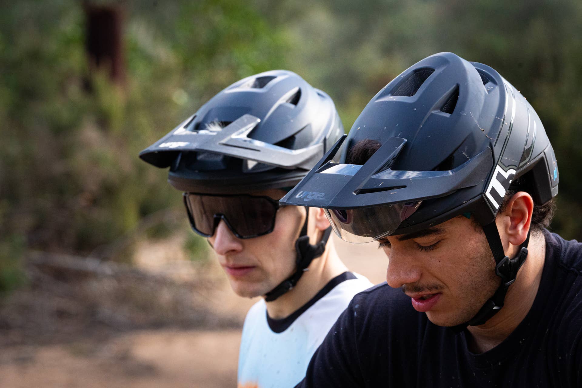bike helmet with or without visor tadpole Light & Goggles, Bicycle Helmets Men Women Adult Rounded shape with an attached visor and a flat back Best road bike helmets 2026,