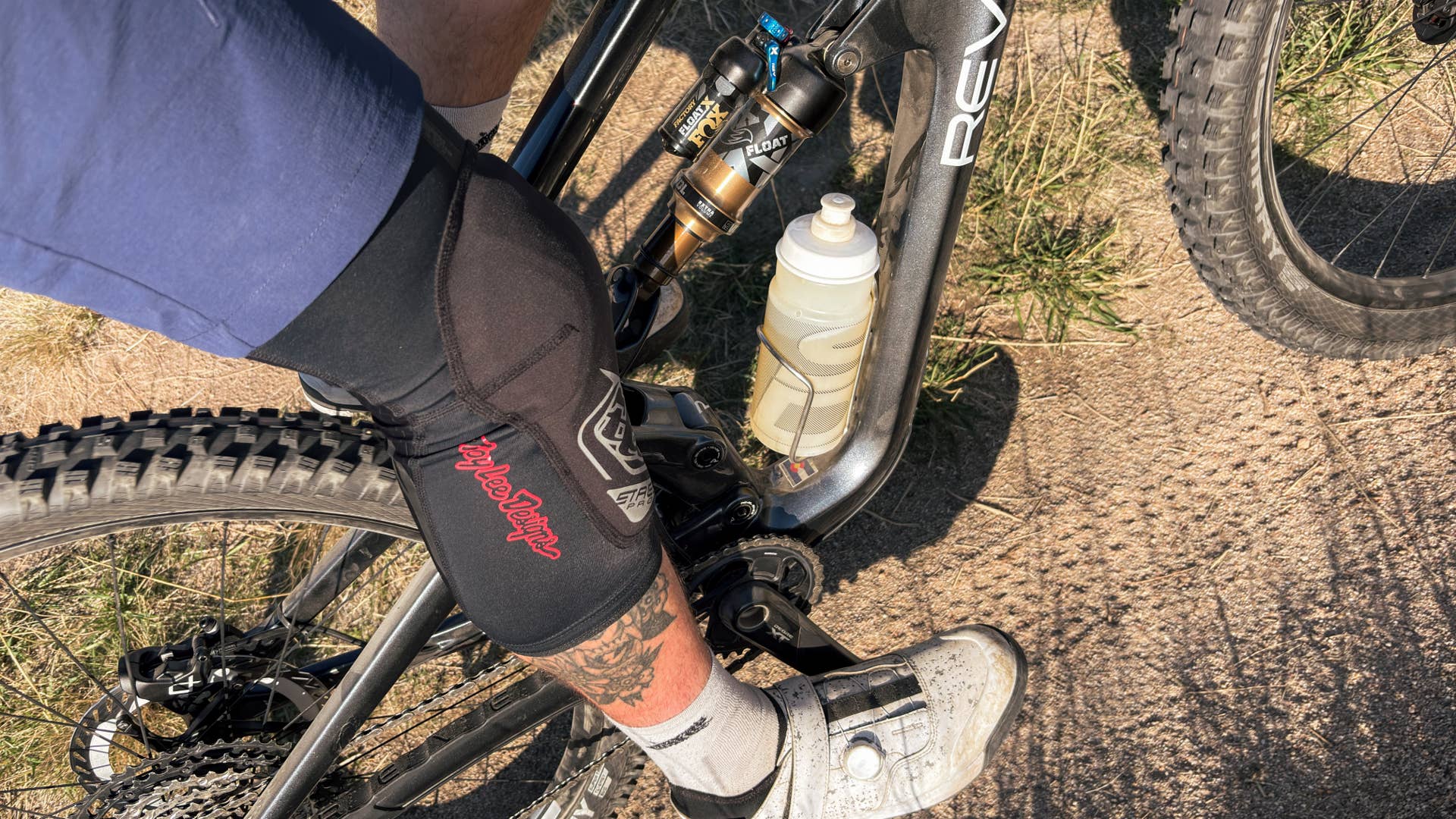 Almost Perfect: TLD Stage Pro Knee Pads - BikeMag