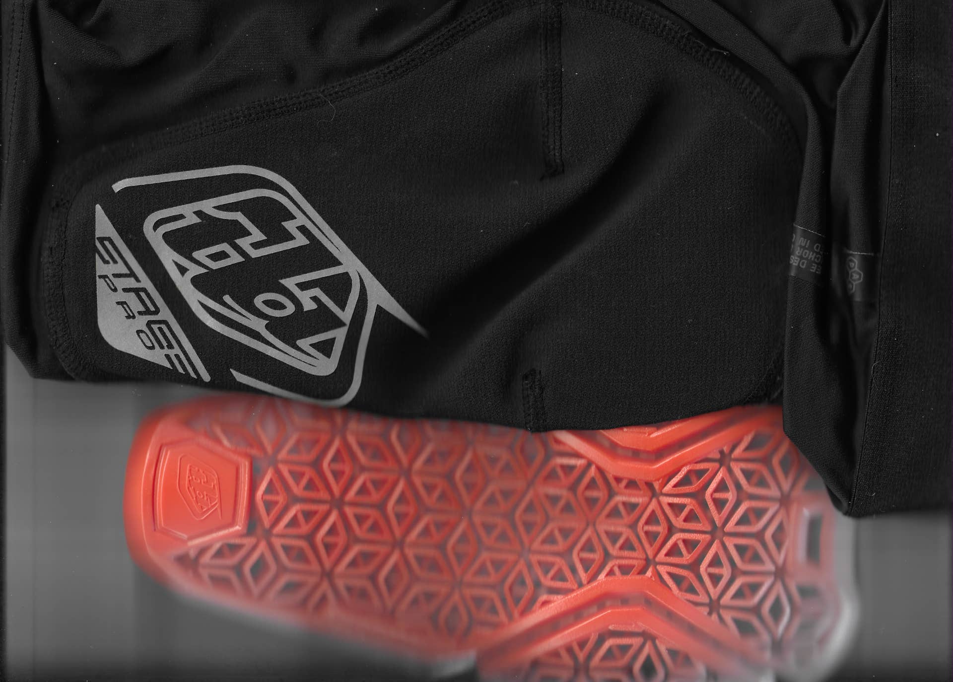Almost Perfect: TLD Stage Pro Knee Pads - BikeMag