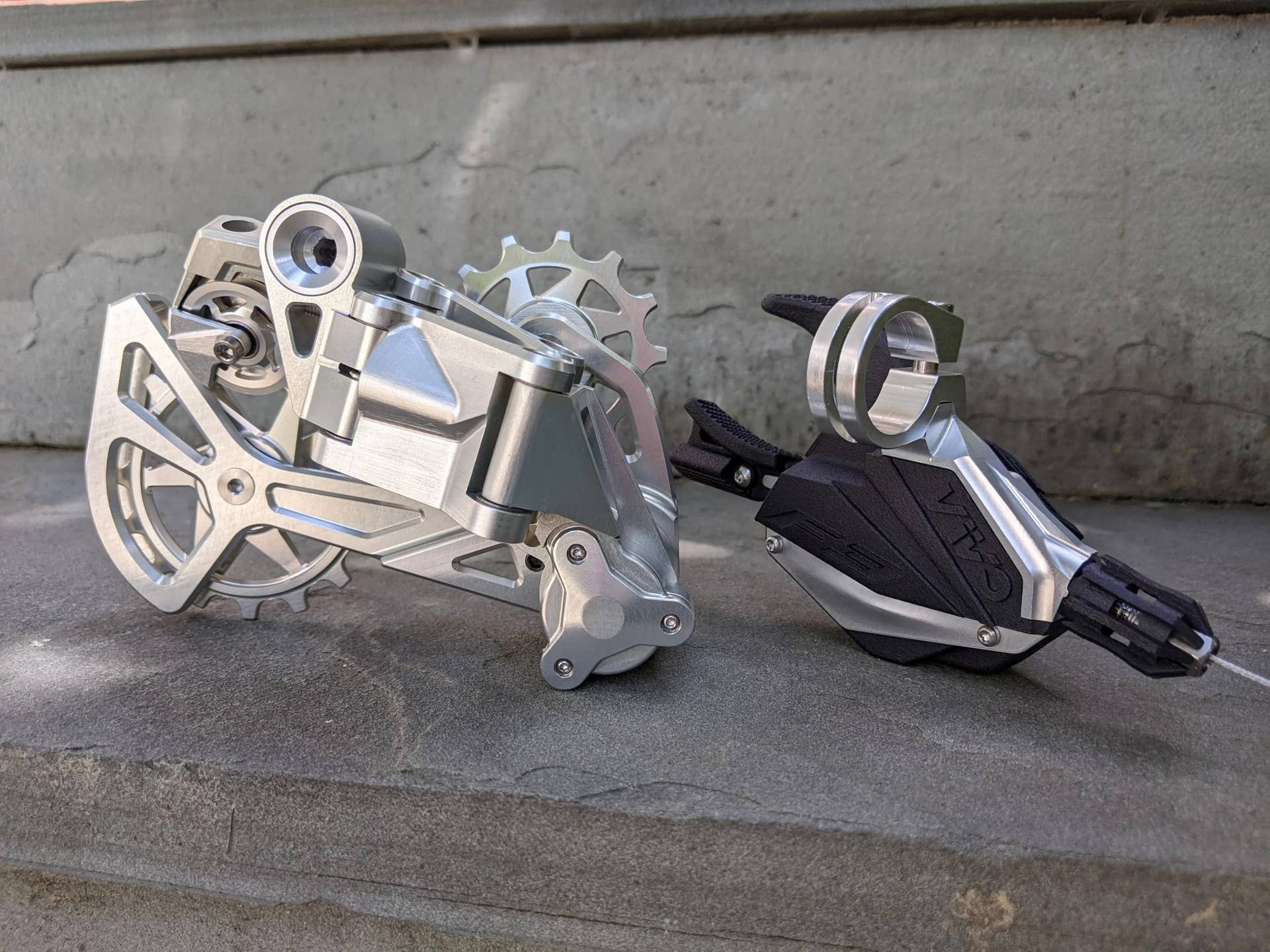Vivo Just Dropped a New Lightweight MTB Derailleur and Shifter