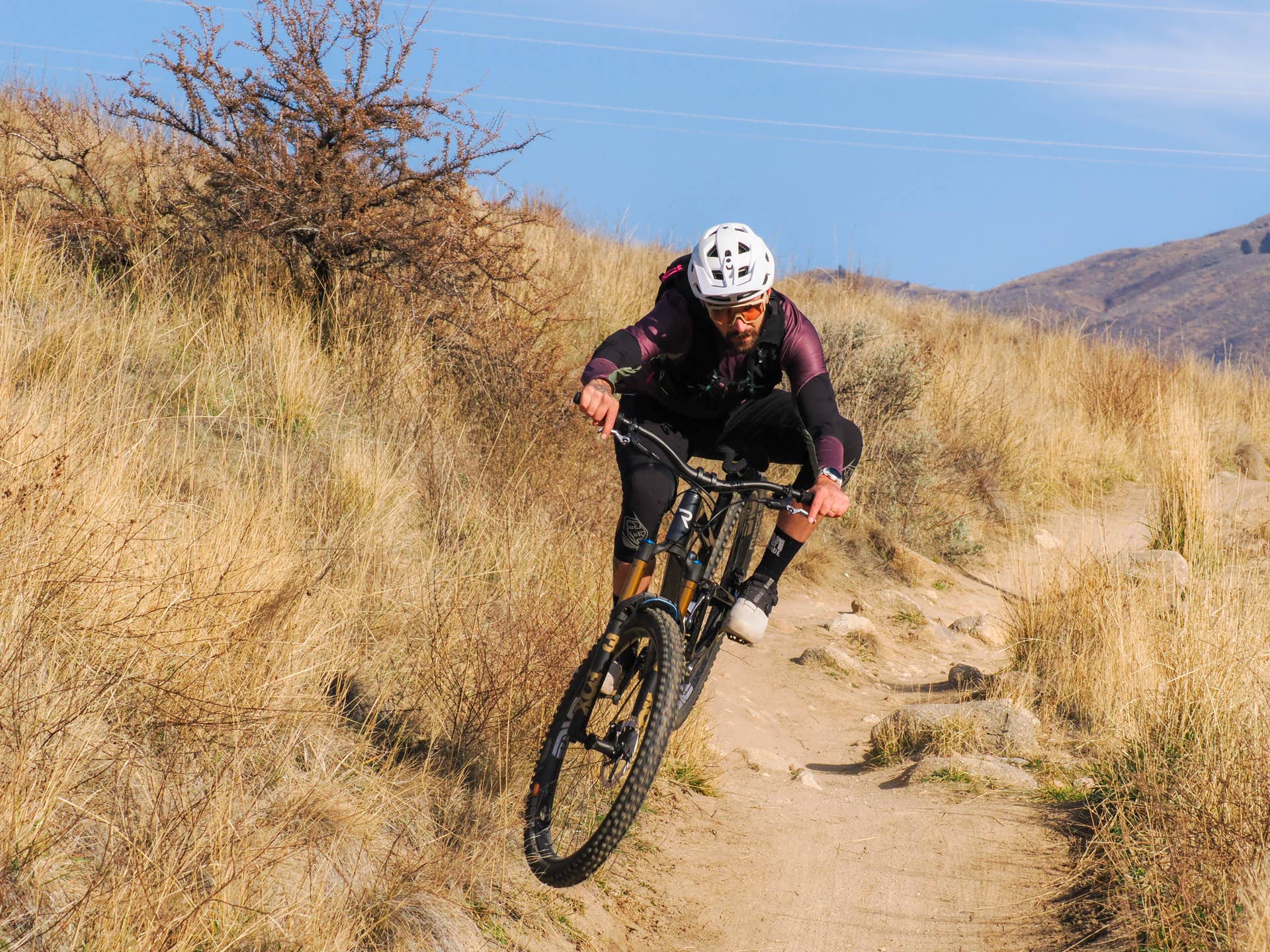 ■MAVIC：CROSSMAX ハイドロパック Tested: Mavic Crossmax Hydropack 8.5 - BikeMag