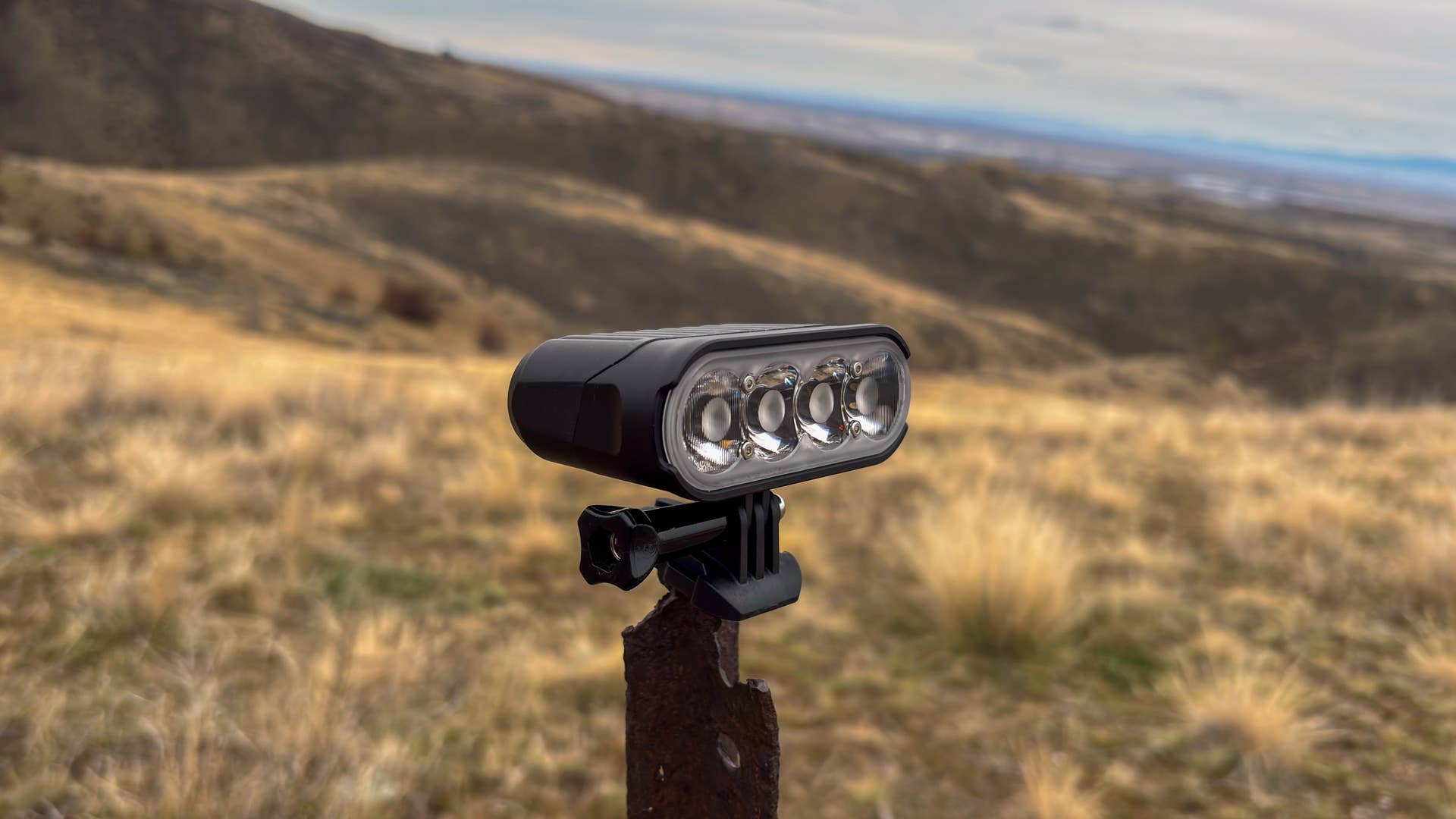 The Gloworm XSV G2 is a Modern, High Performance Bike Light [Review] - Mountain Bike News