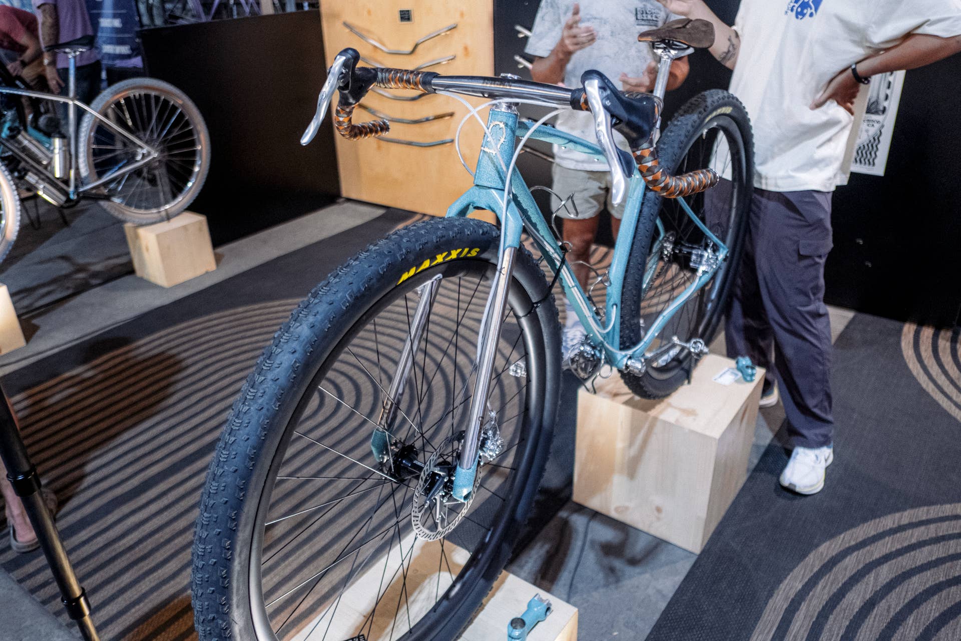 Stoll Launches First 32-Inch Carbon Full-Suspension MTB - BikeMag