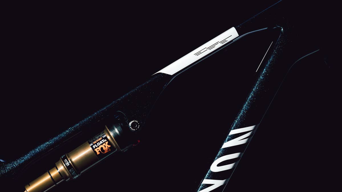 Canyon's Lightest XC Full Suspension Mountain Bike | Lux World Cup CFR