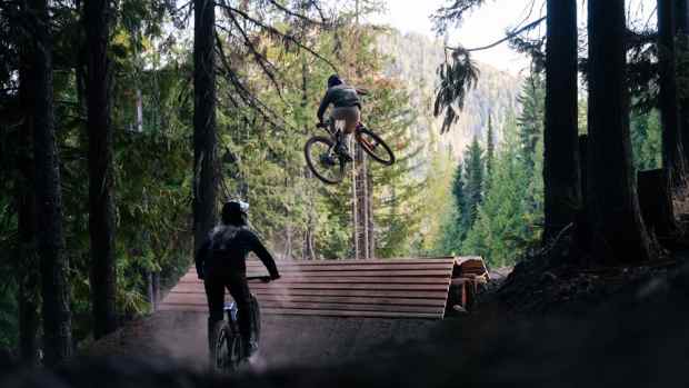 MaxJess_MtbParkRed-12